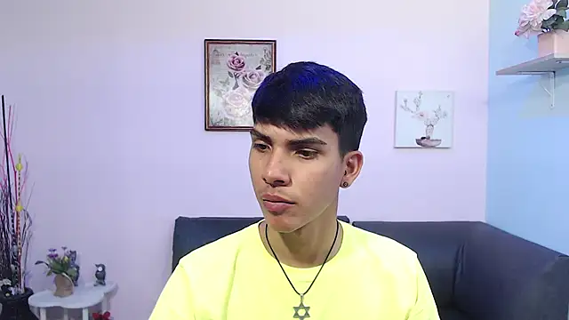 Snapshot of David_925_ chatting on October 21, 4:37 am David 925  online show from October 21, 4:37 am
