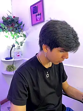 David 925  online show from December 15, 7:55 pm