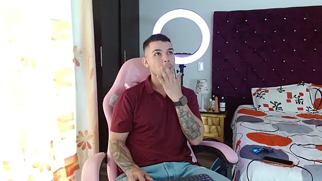 BooyHott  online show from October 30, 7:04 pm