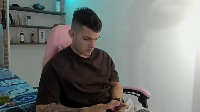 BooyHott  online show from December 22, 10:07 pm