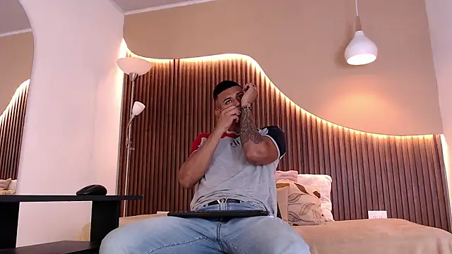 Aiden steel online show from November 9, 1:37 pm