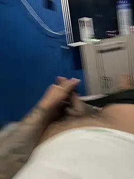 Alangostoso092 online show from April 3, 6:15 pm