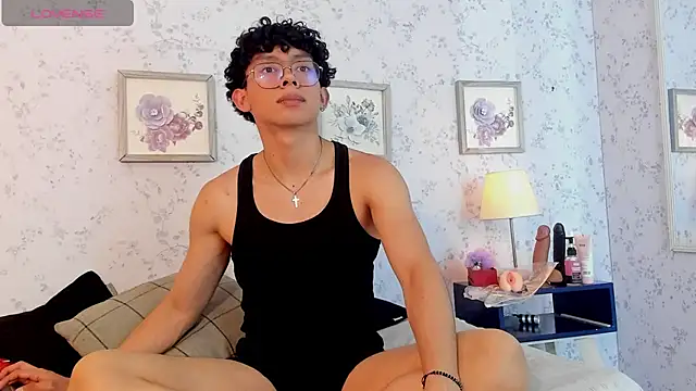 liam twiink online show from March 27, 7:26 pm