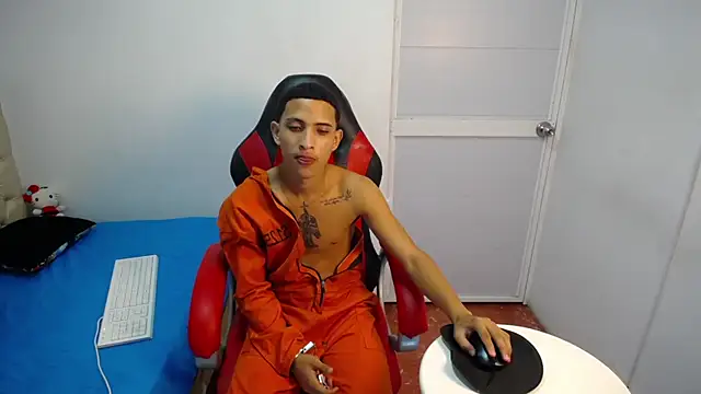 Snapshot of DEIV2_ chatting on November 1, 4:27 am DEIV2 online show from November 1, 4:27 am