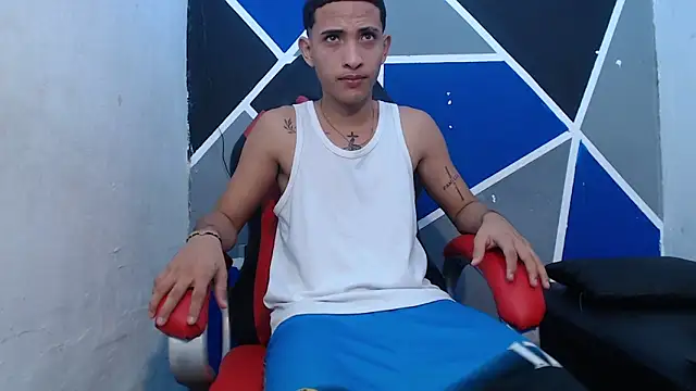 Snapshot of DEIV2_ chatting on October 1, 1:04 pm DEIV2 online show from October 1, 1:04 pm