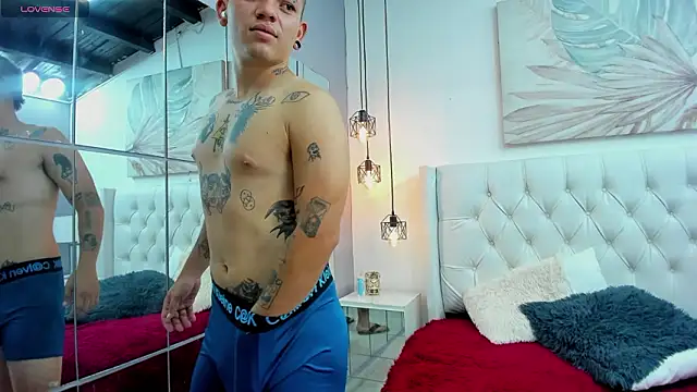 wildthor26 online show from February 19, 4:20 am