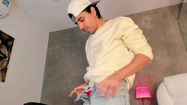 dylan cross  online show from January 13, 11:25 am