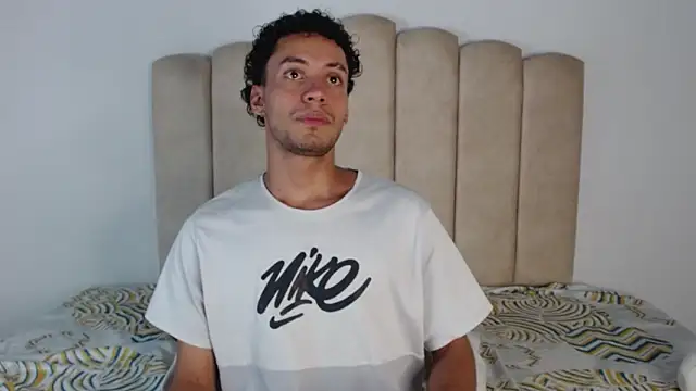 aroncooper1 online show from November 2, 11:09 pm