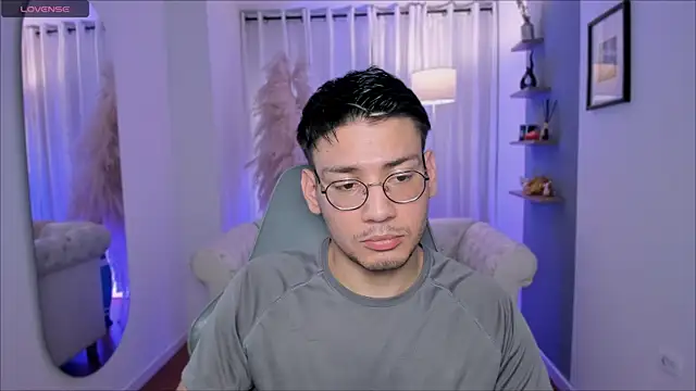 marcuswildx online show from December 22, 5:10 pm