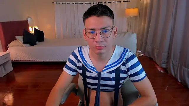 Snapshot of marcuswildx chatting on October 18, 11:37 am marcuswildx online show from October 18, 11:37 am