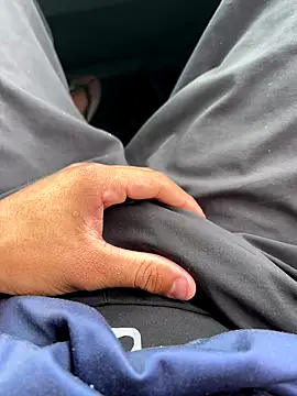 Snapshot of henrique61 chatting on September 24, 11:19 am henrique61 online show from September 24, 11:19 am