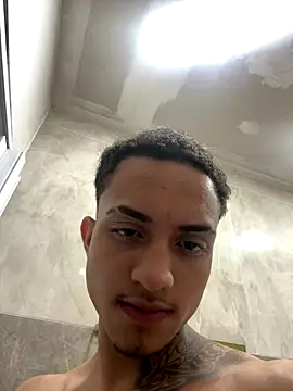 Snapshot of henrique61 chatting on October 19, 8:28 am henrique61 online show from October 19, 8:28 am