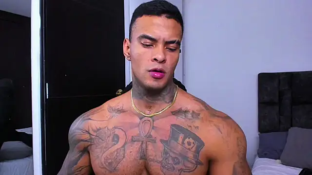Snapshot of binmontana_ chatting on September 27, 11:24 pm binmontana  online show from September 27, 11:24 pm