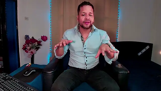 LucasGaeel online show from December 22, 12:57 pm