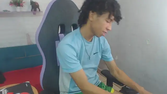 xion ez online show from December 17, 9:43 pm