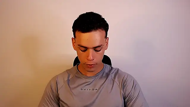 Snapshot of DominicBlazze chatting on October 23, 7:39 pm DominicBlazze online show from October 23, 7:39 pm