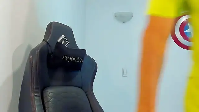 JoshRigby online show from April 14, 7:24 pm