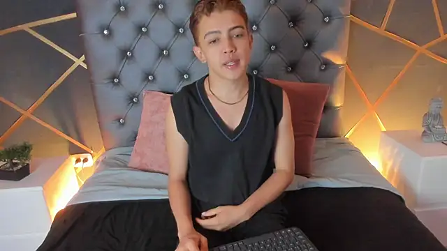 Snapshot of Lian_Miller1_ chatting on October 6, 11:59 am Lian Miller1  online show from October 6, 11:59 am