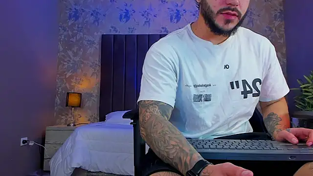 Snapshot of Dante_Dimarco chatting on October 23, 11:51 pm Dante Dimarco online show from October 23, 11:51 pm