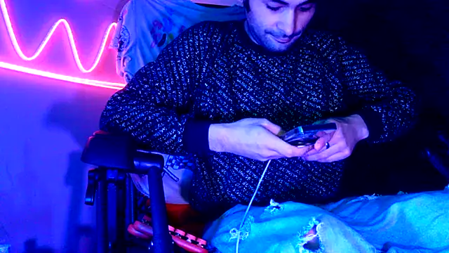 highinhtxx online show from December 15, 12:18 am