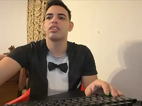 Snapshot of _Djonson_ chatting on October 5, 7:51 pm  Djonson  online show from October 5, 7:51 pm