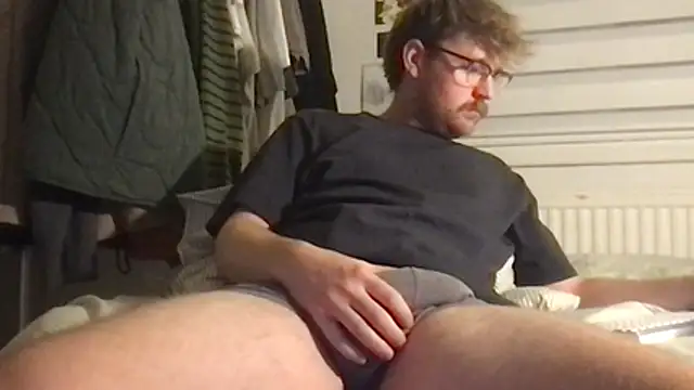 Snapshot of Angus80085 chatting on October 22, 5:49 pm Angus80085 online show from October 22, 5:49 pm