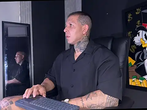 MAXIMO VEGA online show from October 24, 8:32 pm