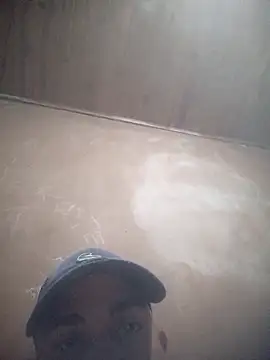 Snapshot of mestre637 chatting on October 31, 8:07 am mestre637 online show from October 31, 8:07 am