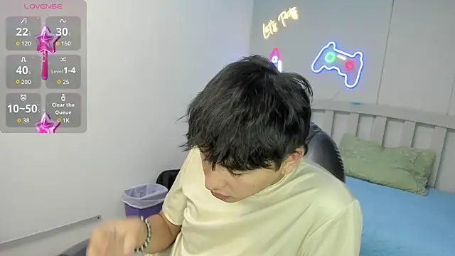 StiwenTwink online show from December 18, 7:54 pm