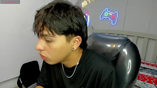 StiwenTwink online show from October 30, 4:08 pm