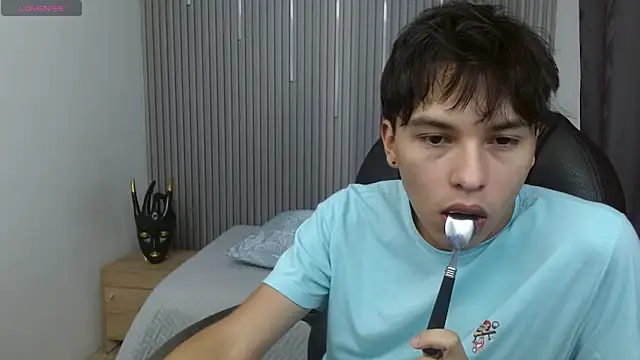 StiwenTwink online show from March 17, 12:07 pm