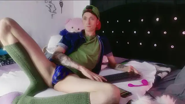 Tyler cat online show from March 28, 3:07 am