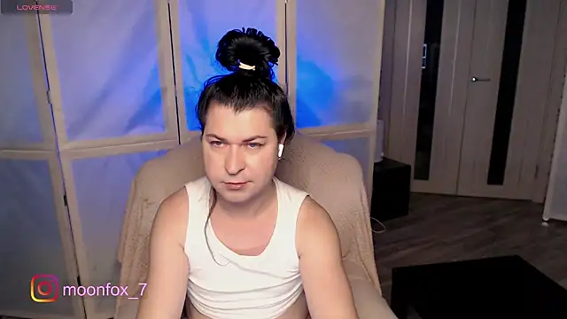 micromouse mo online show from November 30, 9:17 pm