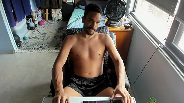 CassiusJohnson online show from October 18, 1:43 am