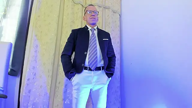  axelking  online show from April 7, 11:43 am