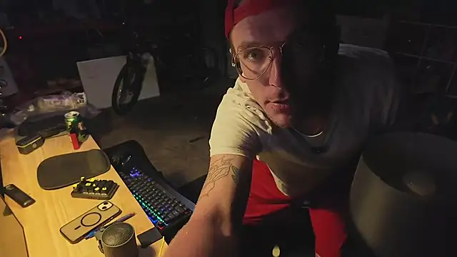 AverageMaleJay online show from July 23, 2:31 am