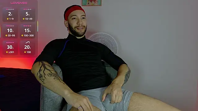 angel kyrozz online show from March 11, 7:10 pm