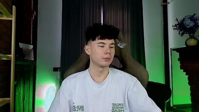 Cute Mike online show from February 19, 5:59 am