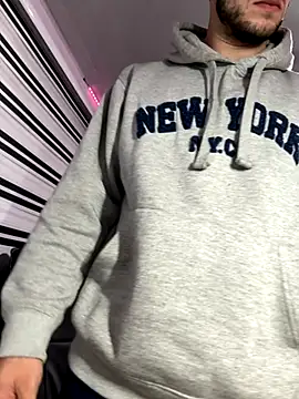 Snapshot of noah_red chatting on October 24, 3:19 am noah red online show from October 24, 3:19 am