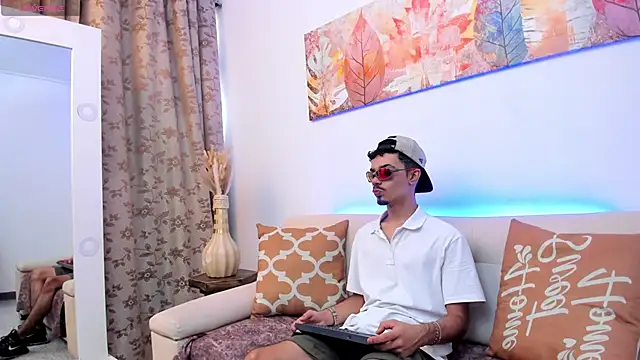 Timothe Evans online show from November 7, 7:39 pm