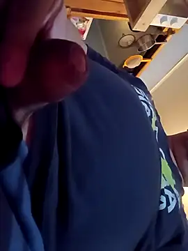 Snapshot of Alfred_00000 chatting on October 25, 1:29 am Alfred 00000 online show from October 25, 1:29 am