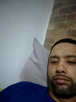 Snapshot of wellpauduro1994 chatting on October 9, 2:38 am wellpauduro1994 online show from October 9, 2:38 am