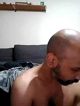 T1T012 online show from January 10, 11:53 pm