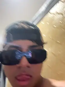 lain213 online show from October 6, 6:40 am