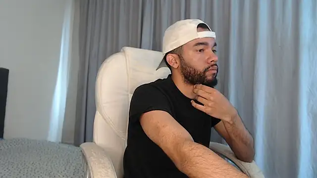 andresnoir  online show from November 3, 3:03 pm