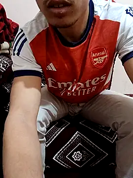 latarak321 online show from April 11, 6:00 pm