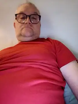 macdut67 online show from October 8, 8:29 am