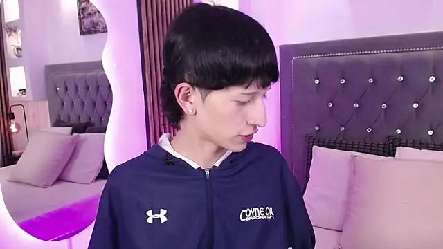 Emo Boy  online show from May 25, 8:15 pm