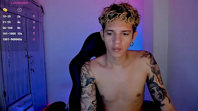 tylernova online show from April 9, 6:19 am