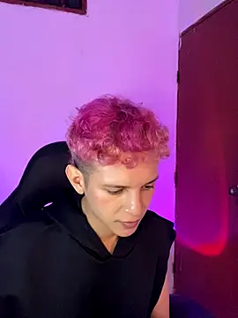 tylernova online show from November 18, 5:22 am